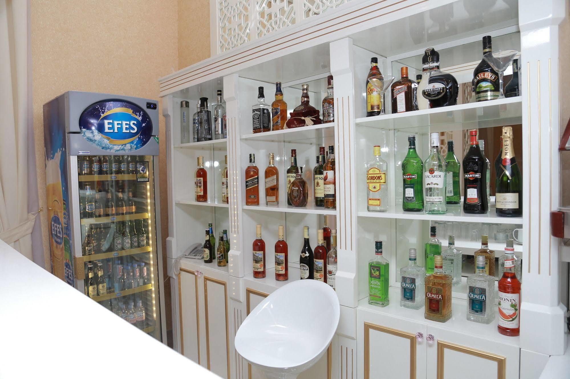 Admiral Hotel Баку Екстериор снимка